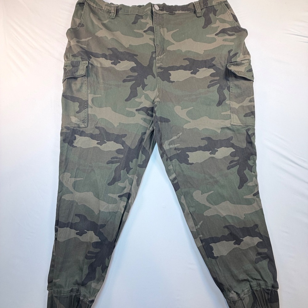 Almost Famous Camo Cargo Jogger Pants Women's 3X Stretch Utility Army Green